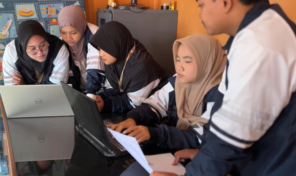 TIM KKN UNDIP 2026 DORONG INFORMASI DESA DEMAKAN LEBIH INFORMATIF